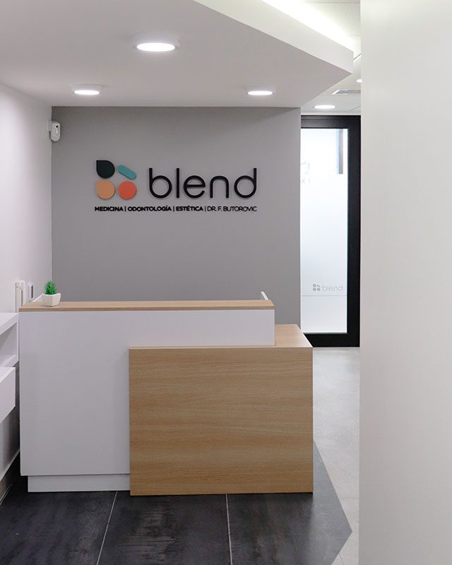Contacta a Clínica Blend